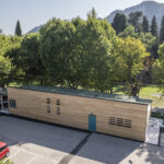 Bici grill, edificio in legno vista aerea