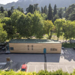 Bici grill, edificio in legno vista aerea