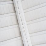 soffitto interno in legno bianco
