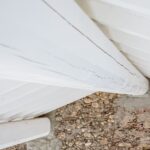 dettaglio tetto bianco e rustico