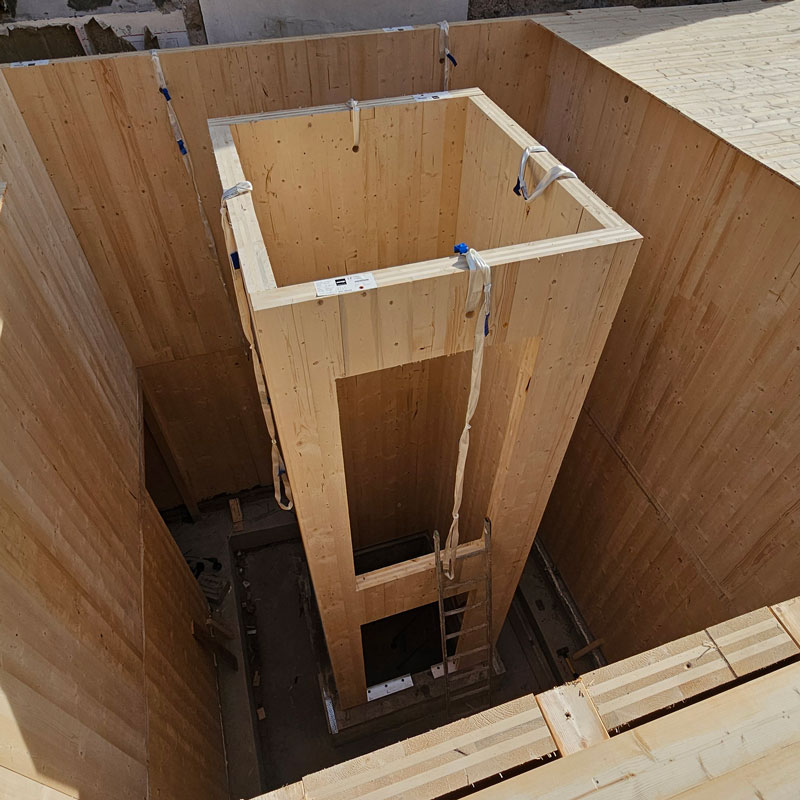 vano ascensore in legno